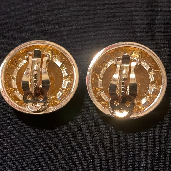 St. John’s Clip earrings ⭐️ - Picture 4 of 6